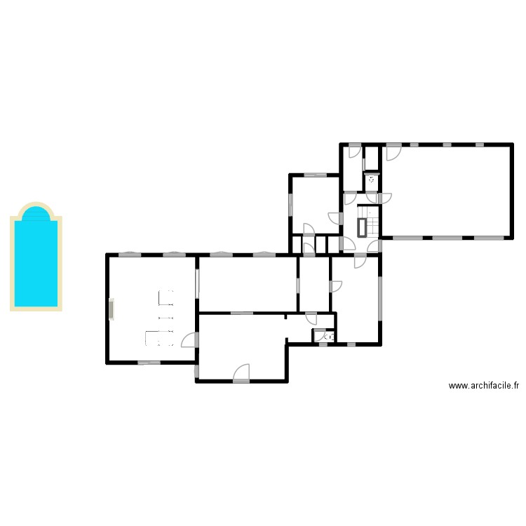 Orée Rez de Chaussée vide. Plan de 18 pièces et 225 m2