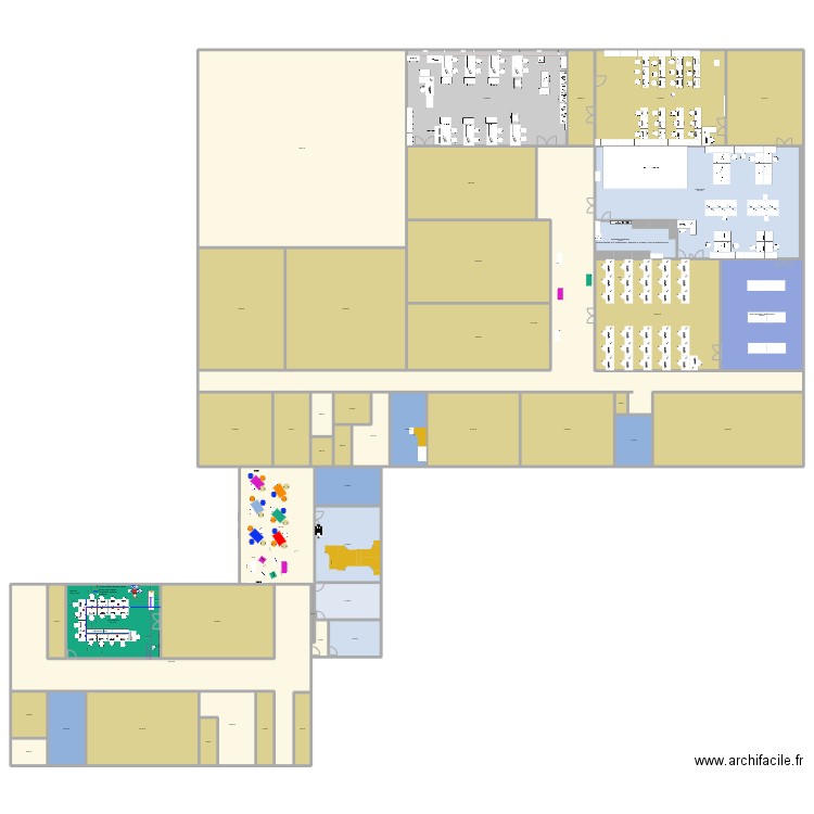 batimentGEII_g009_bis. Plan de 47 pièces et 2905 m2