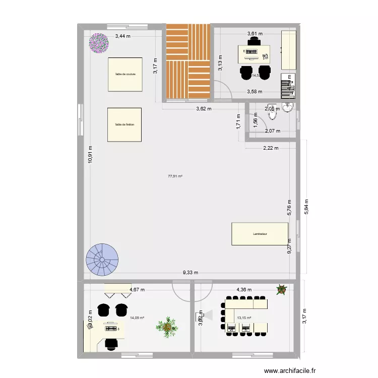1er &eacute;tage. Plan de 4  et 120 m²