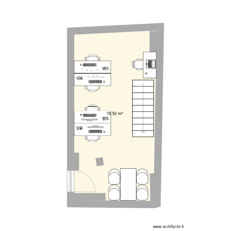 PARIS RDC. Plan de 1 pièce et 19 m2
