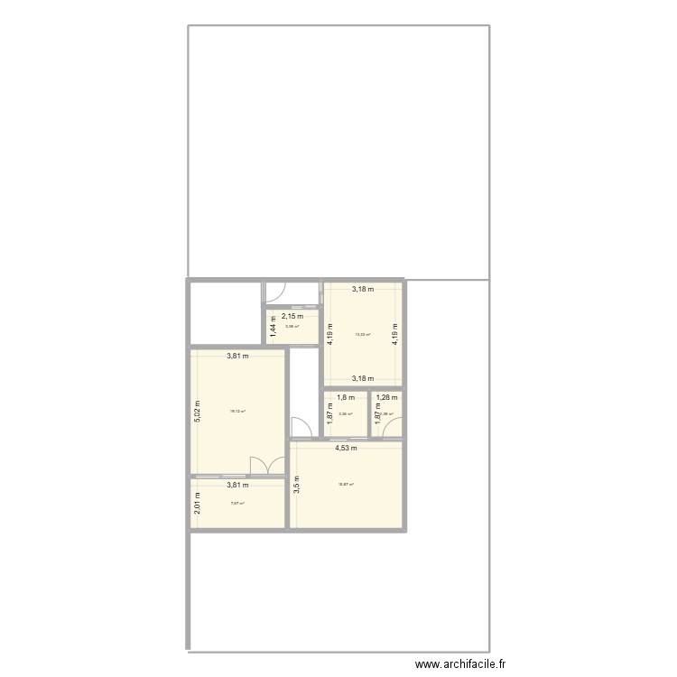 Yassa. Plan de 7 pièces et 65 m2