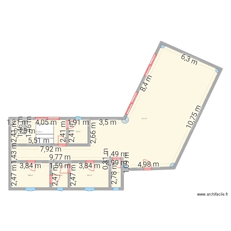 Plan en V. Plan de 7 pièces et 141 m2