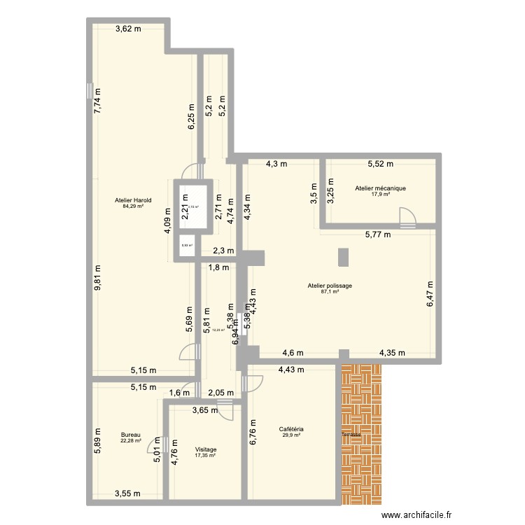 VAC. Plan de 9 pièces et 275 m2