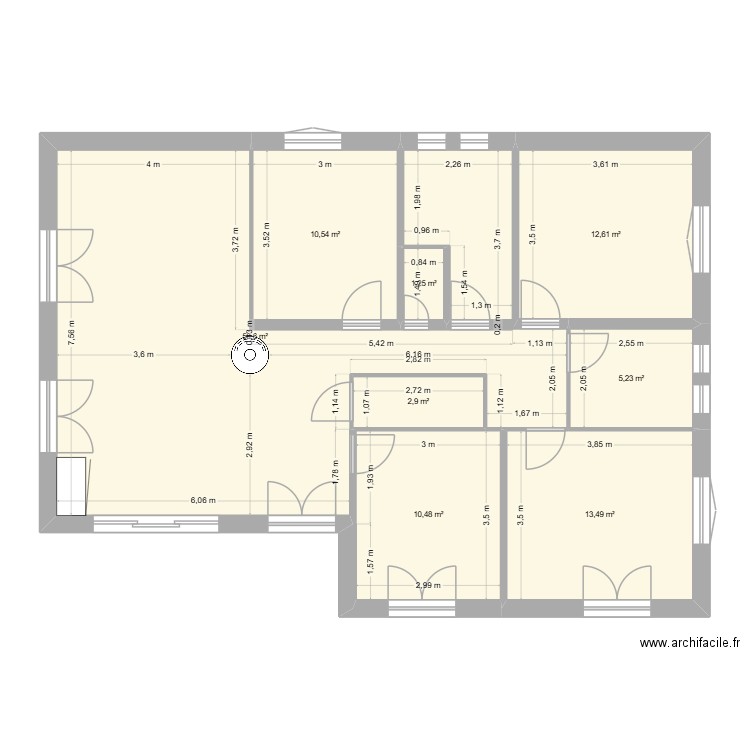 Maison maman. Plan de 8 pièces et 107 m2