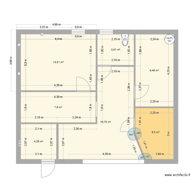 restaurant meublé. Plan de 7 pièces et 63 m2