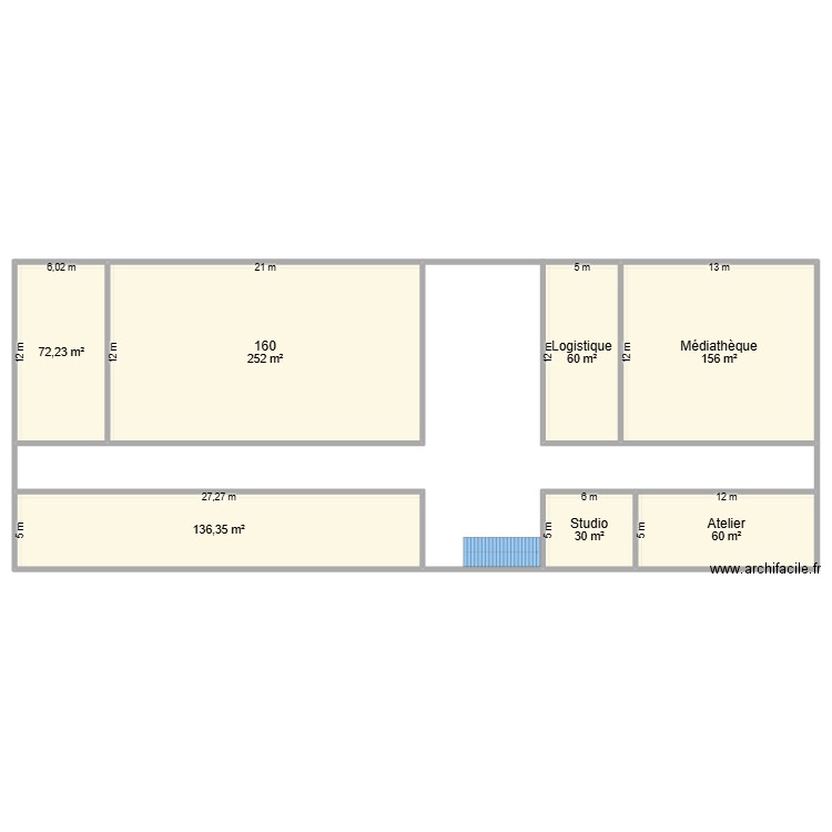 r+1 IEP. Plan de 7 pièces et 767 m2