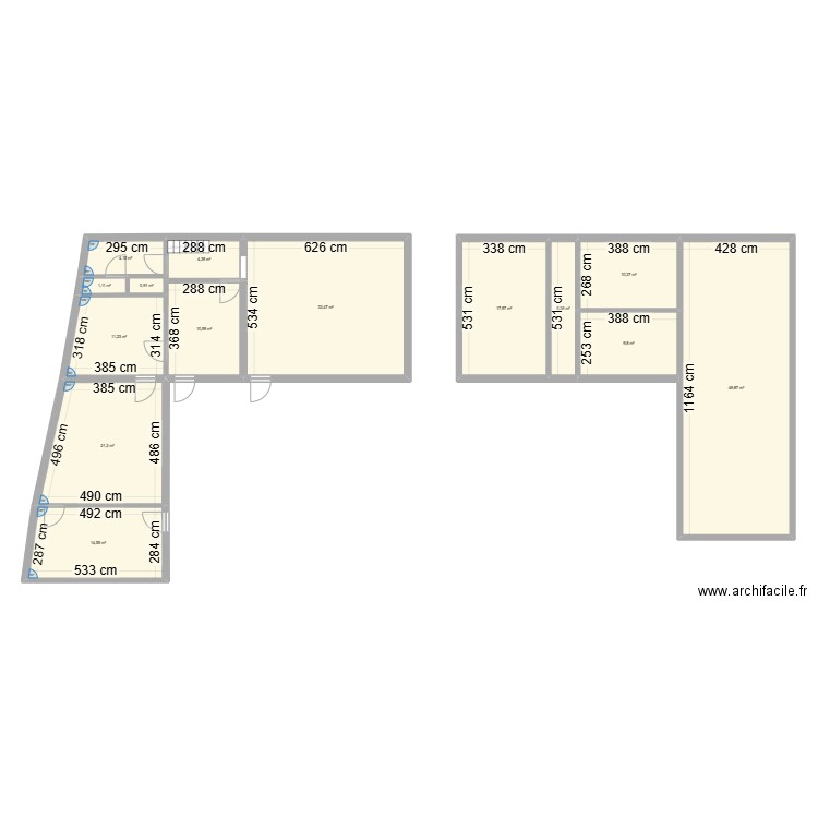 Le donjon. Plan de 14 pièces et 195 m2