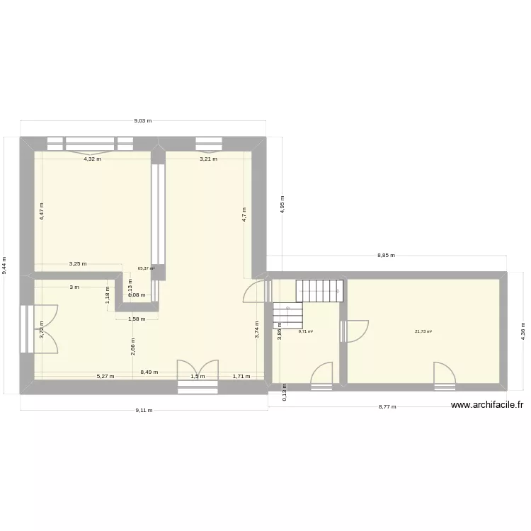 Rez de chaussée avant travaux. Plan de 10 et 195 m² Rez de chaussée avant travaux. Plan de 10 et 195 m²