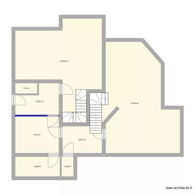 Bassens. Plan de 8  et 104 m²