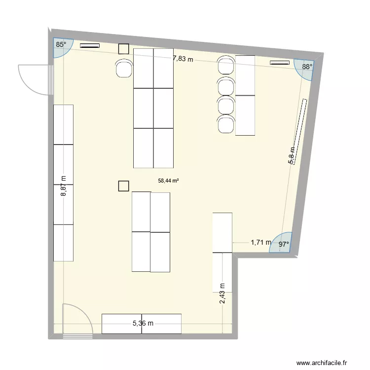 Salle C14 V2. Plan de 1  et 58 m²