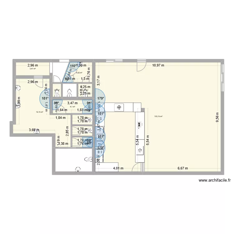 restaurant. Plan de 10  et 141 m²