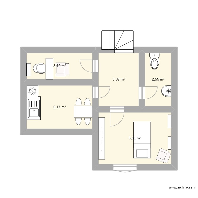 etage. Plan de 5 pièces et 22 m2