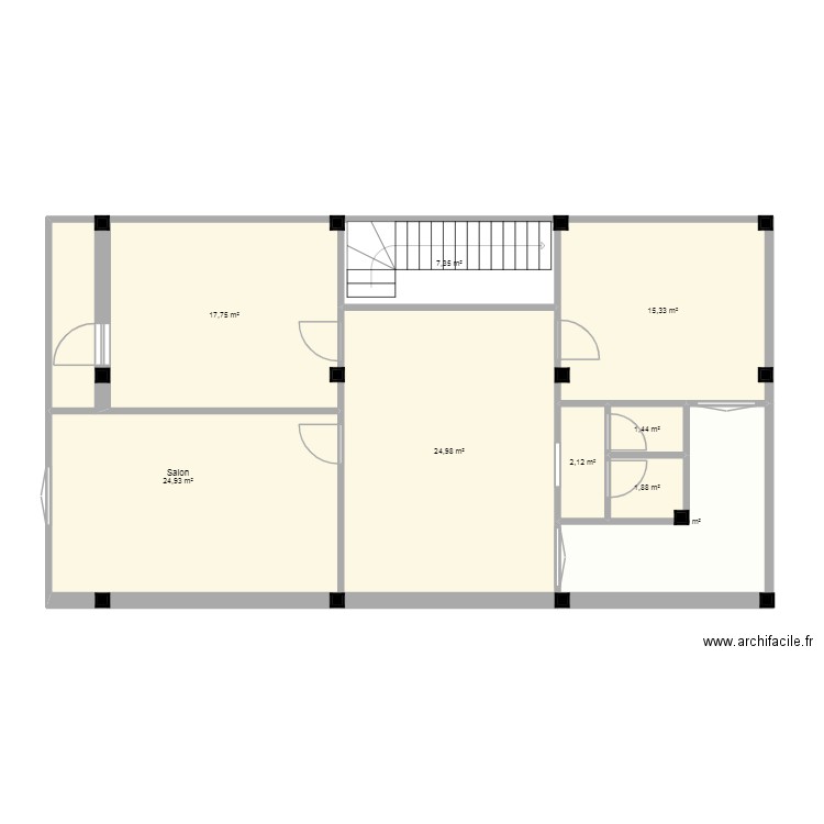 sss. Plan de 9 pièces et 105 m2