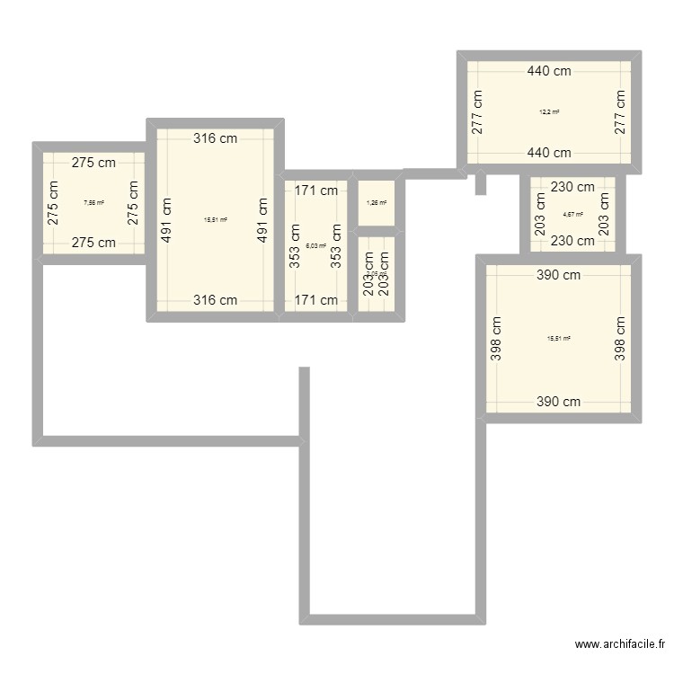 maison 1. Plan de 8 pièces et 65 m2