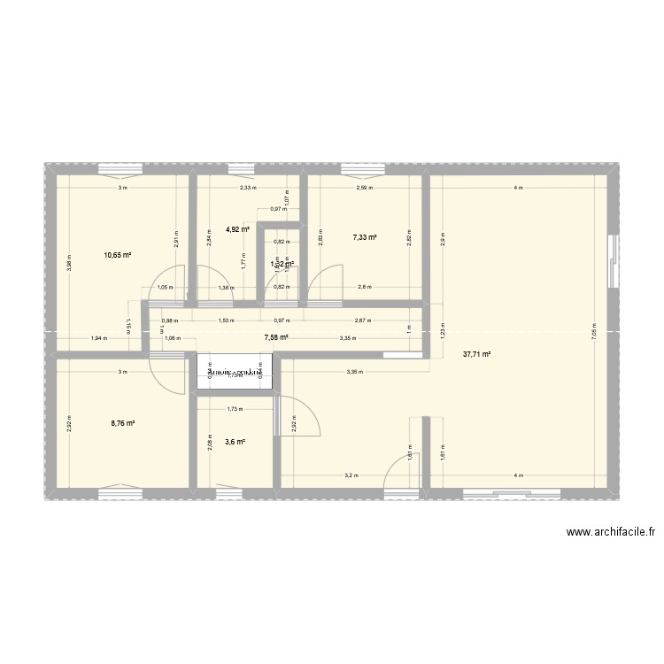 SL_LOC_24250. Plan de 8 pièces et 82 m2