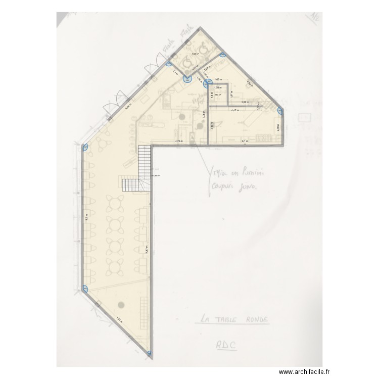 PLAN LA TAVERNE MEDIEVALE. Plan de 3 pièces et 169 m2