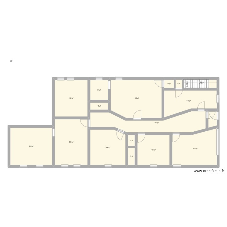 Planta 99.1. Plan de 16 pièces et 177 m2