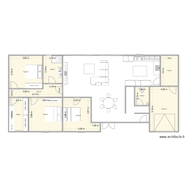 Maison. Plan de 9 pièces et 93 m2