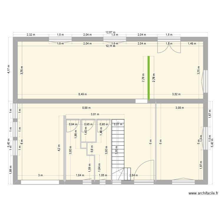 rez de chausse. Plan de 7 pièces et 104 m2