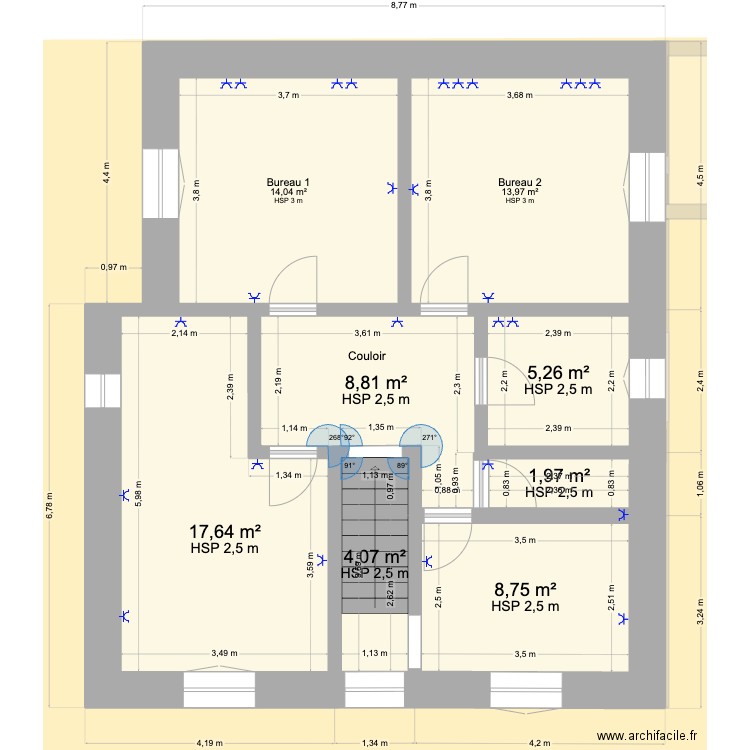Maison bis. Plan de 14 pièces et 245 m2