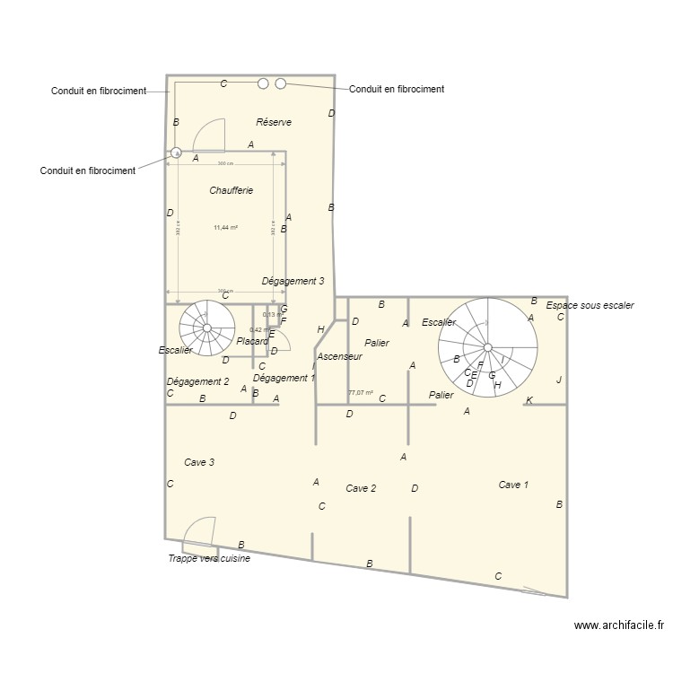 Croquis HUISSIER Cave. Plan de 7 pièces et 91 m2