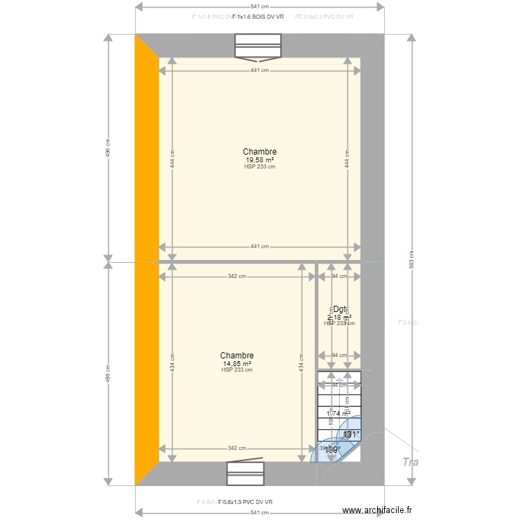 ML24008493 . Plan de 11 pièces et 77 m2