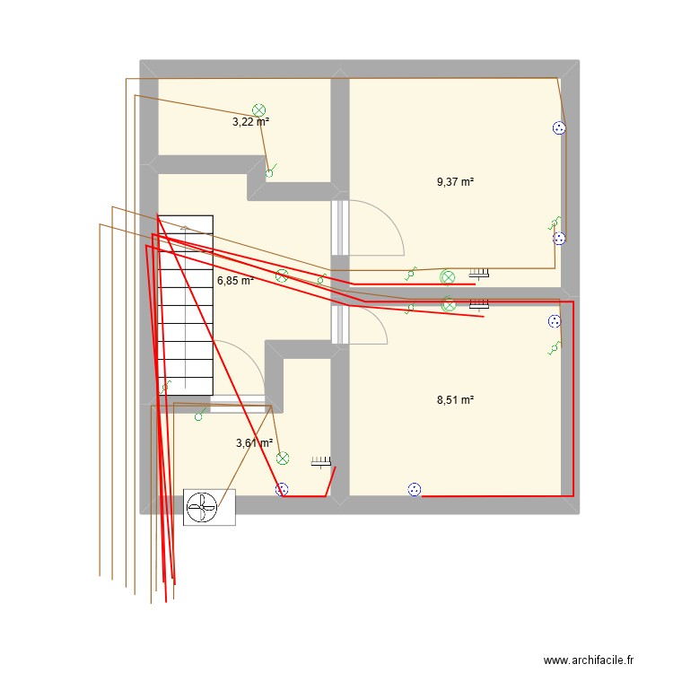 plan haut. Plan de 5 pièces et 32 m2