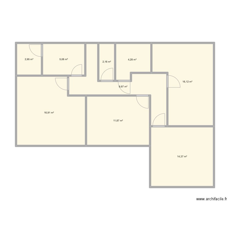Etage maison. Plan de 9 pièces et 84 m2