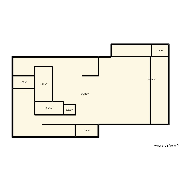 1er étage. Plan de 8 pièces et 77 m2