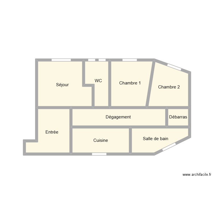 2504 LANCHEC PLOMB. Plan de 9 pièces et 21 m2