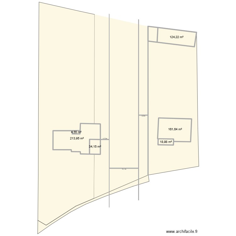 Implantation maison. Plan de 6 pièces et 558 m2