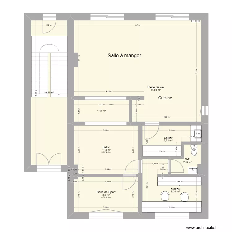 RDC_Vide_Chatgpt. Plan de 8  et 103 m²