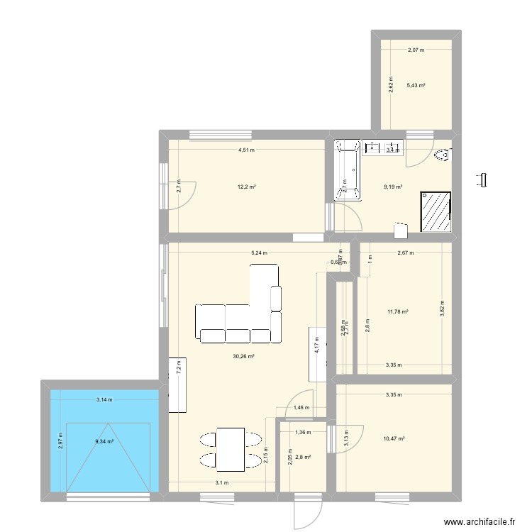 Maison. Plan de 8 pièces et 91 m2