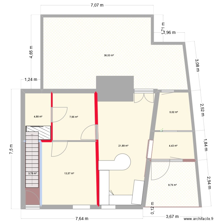 rdc sans meubles. Plan de 9 pièces et 107 m2