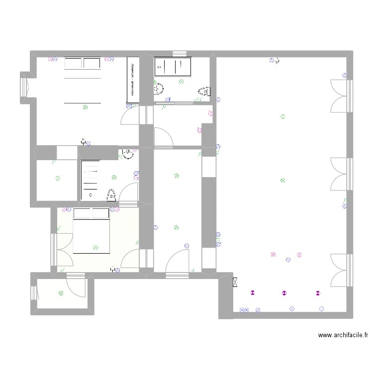 MATARELLI. Plan de 5 pièces et 32 m2