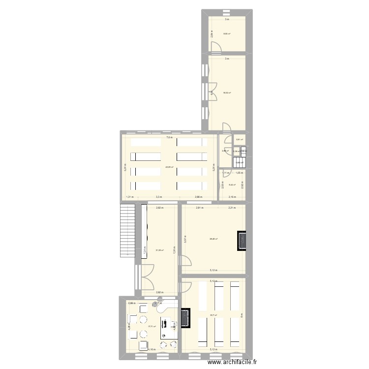 studio 3. Plan de 13 pièces et 176 m2