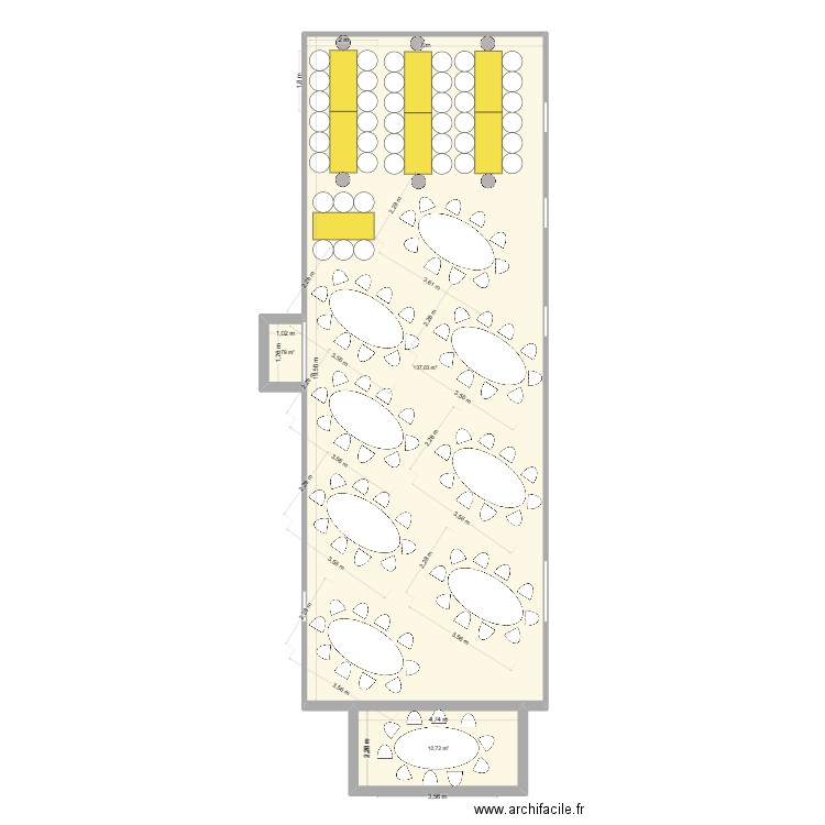 SALLE MARIAGE TABLES OVALES. Plan de 3 pièces et 150 m2