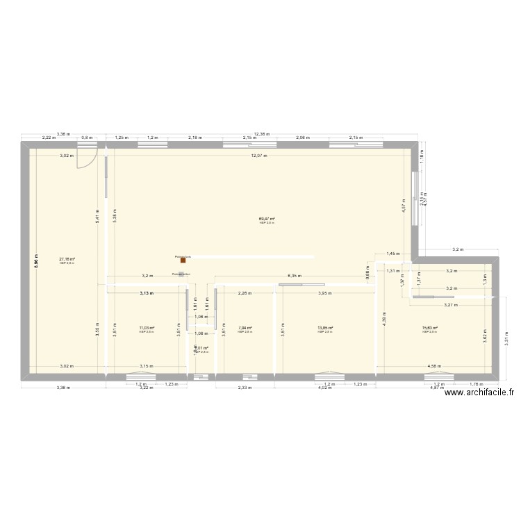 taller. Plan de 7 pièces et 147 m2