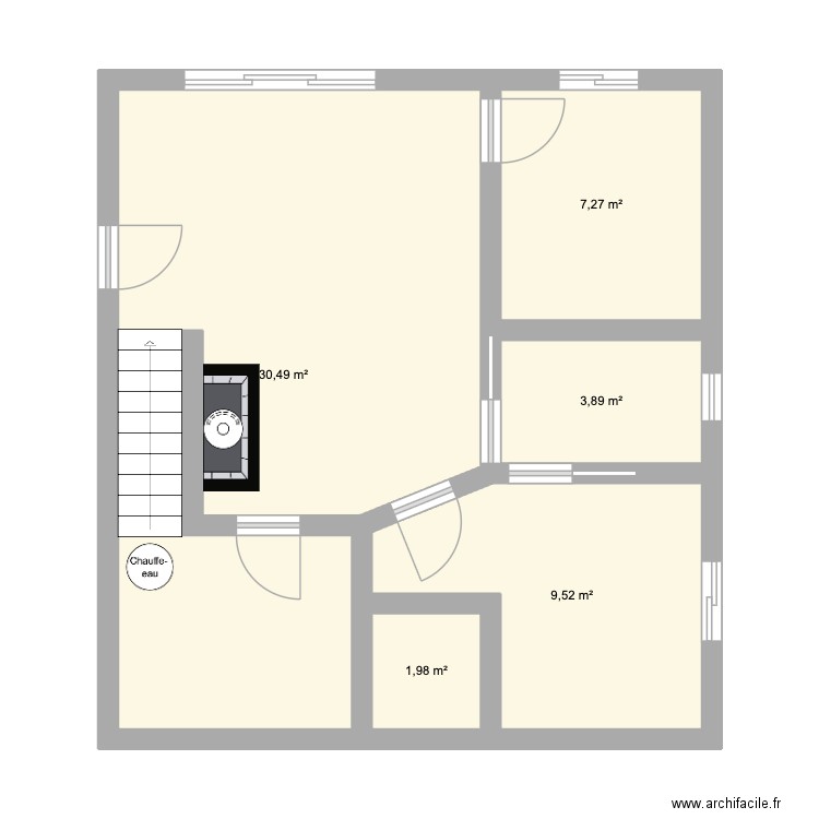 Rez de jardin. Plan de 5 pièces et 53 m2