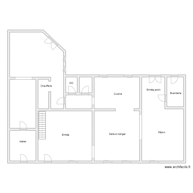 Versolato. Plan de 10 pièces et 217 m2
