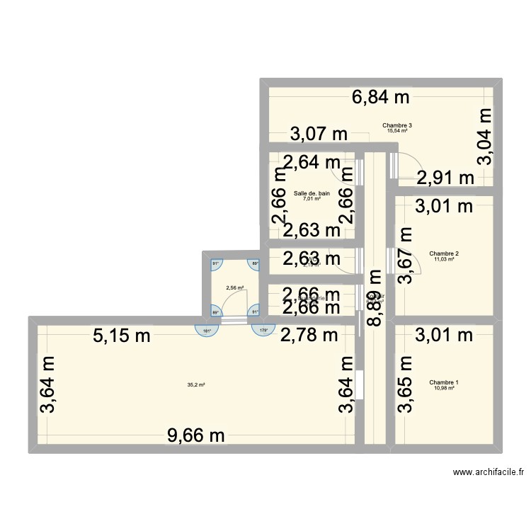 maison. Plan de 9 pièces et 93 m2