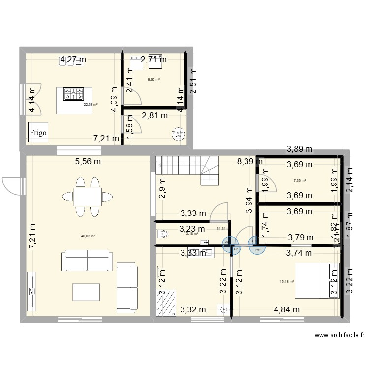 RDC. Plan de 7 pièces et 126 m2