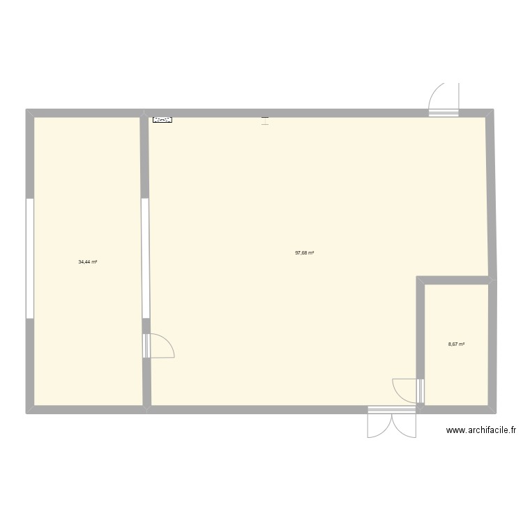 local maintenance. Plan de 3 pièces et 141 m2