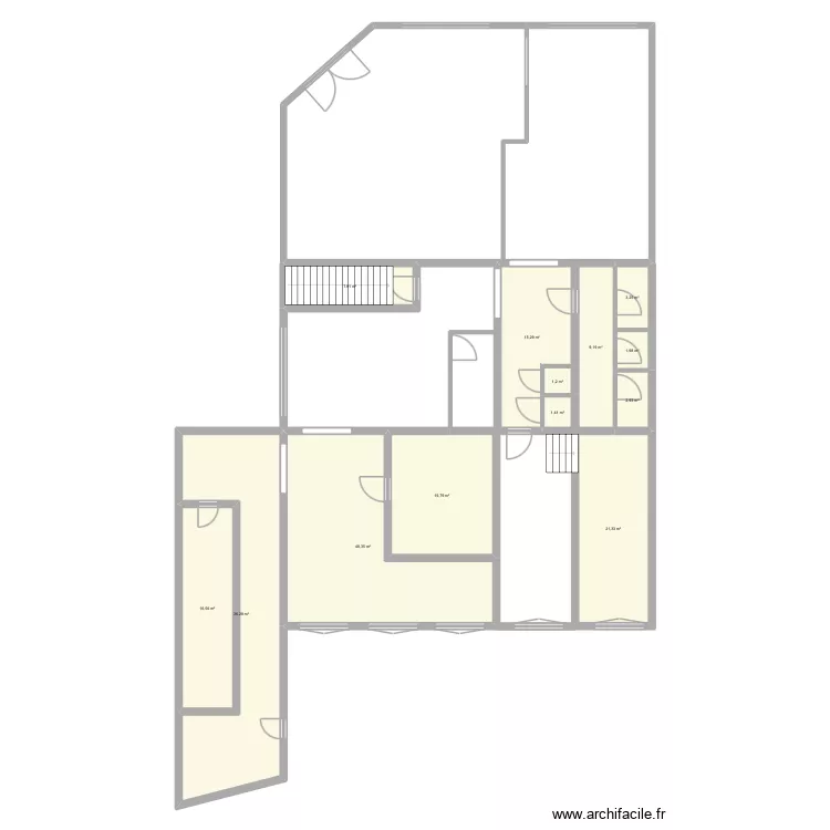 R+0. Plan de 13  et 177 m²