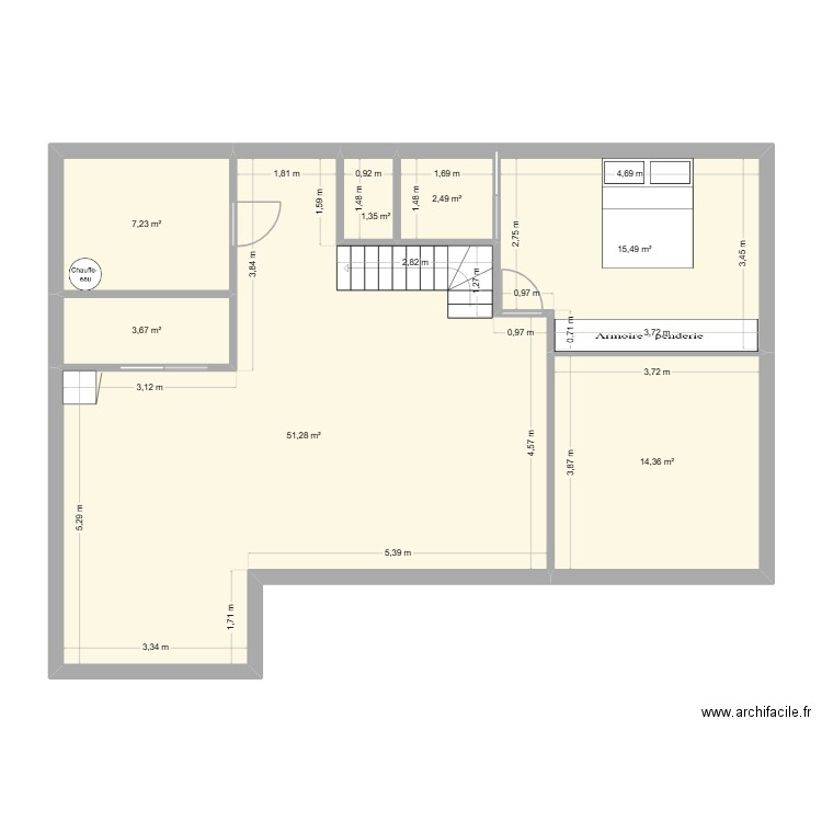 Maison. Plan de 7 pièces et 96 m2