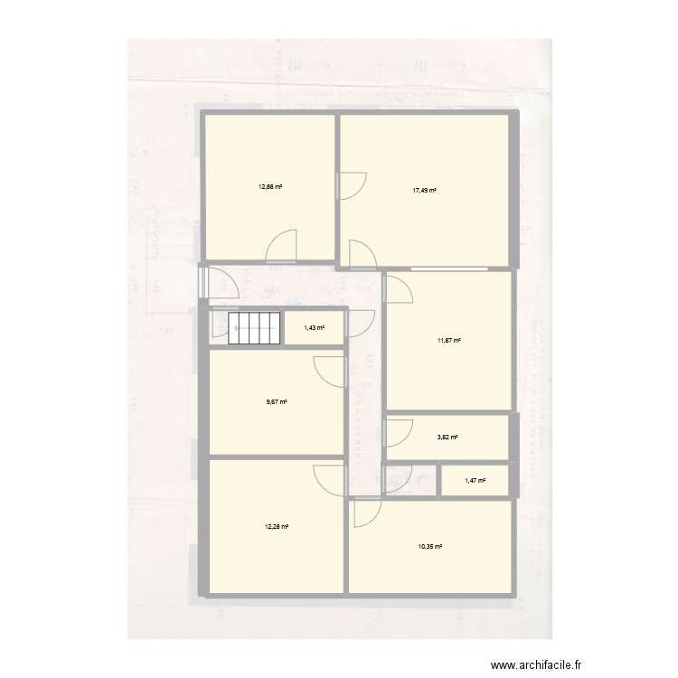 maison PM. Plan de 9 pièces et 81 m2