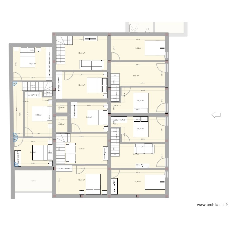 Essai 10. Plan de 53 pièces et 585 m2