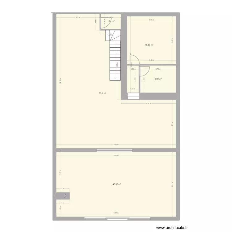 RDC. Plan de 5  et 130 m²