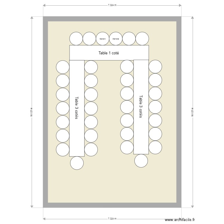 plan de table. Plan de 1 pièce et 66 m2