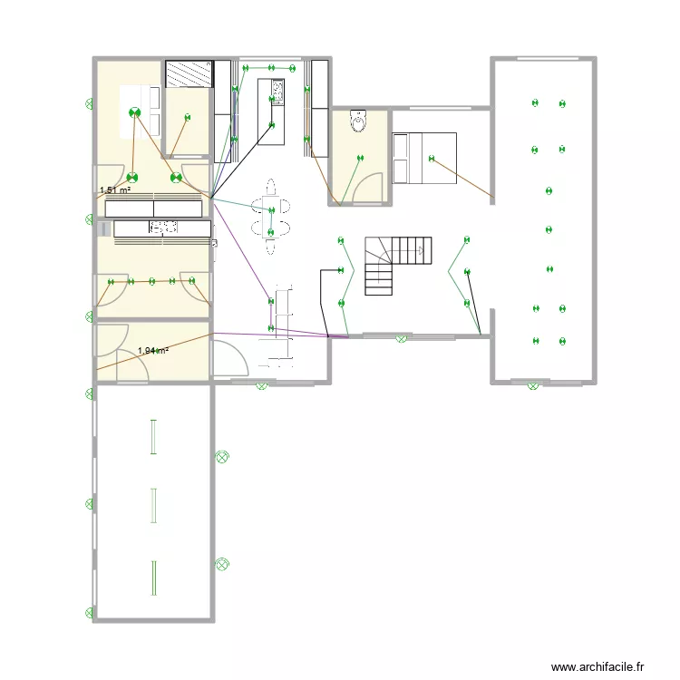 Noura Florancio. Plan de 5 pièces et 12 m²